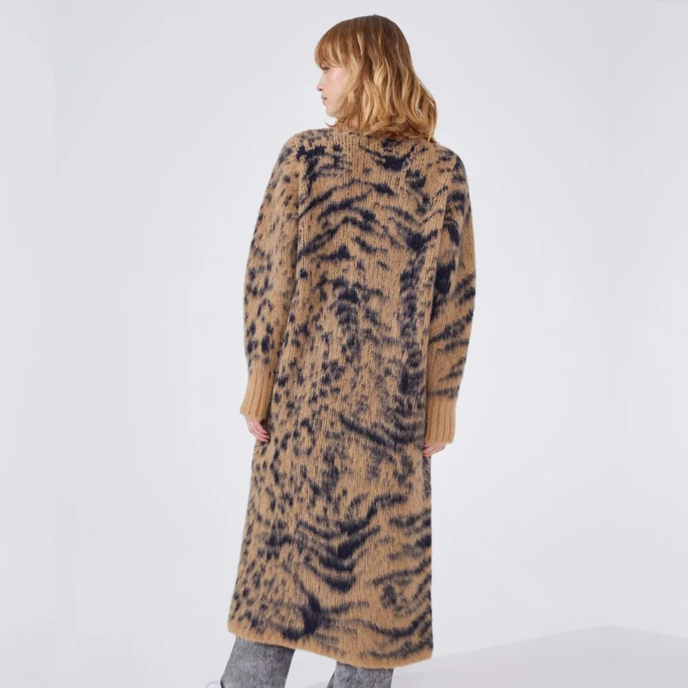Alpaca Jacquard Long Split Jumper Big Meow Camel & Navy - Image 4